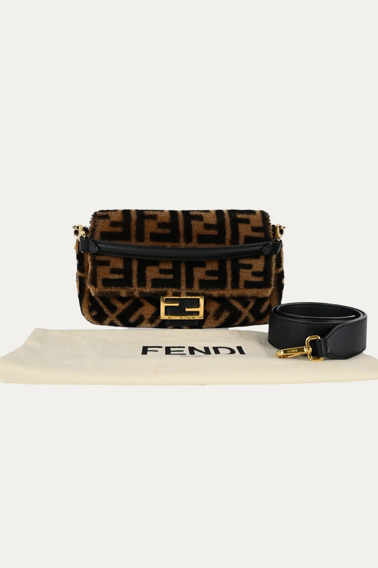 Fendi Baguette FF Sheepskin bag - Touched Vintage