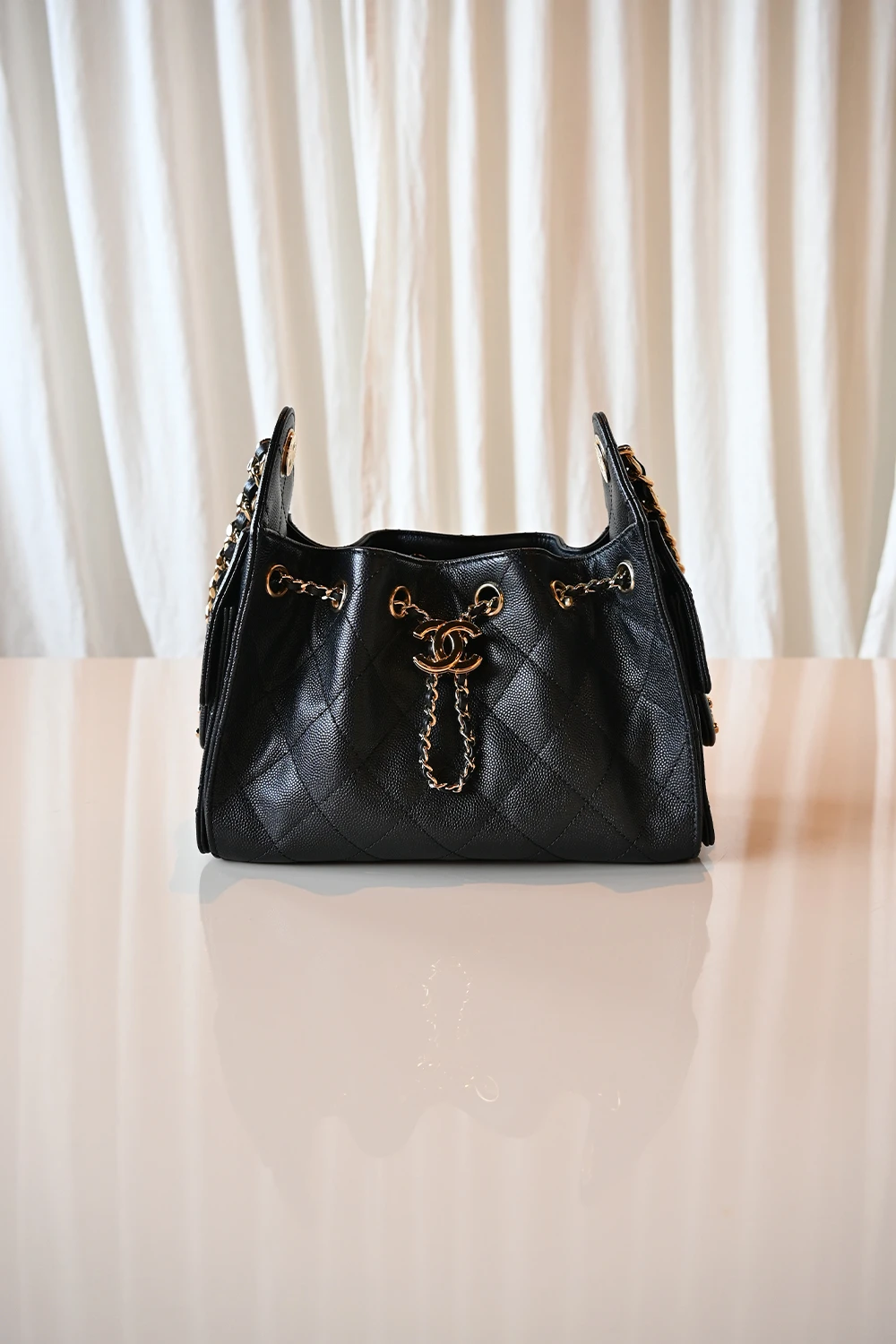 Chanel 25 mini hobo bag | black