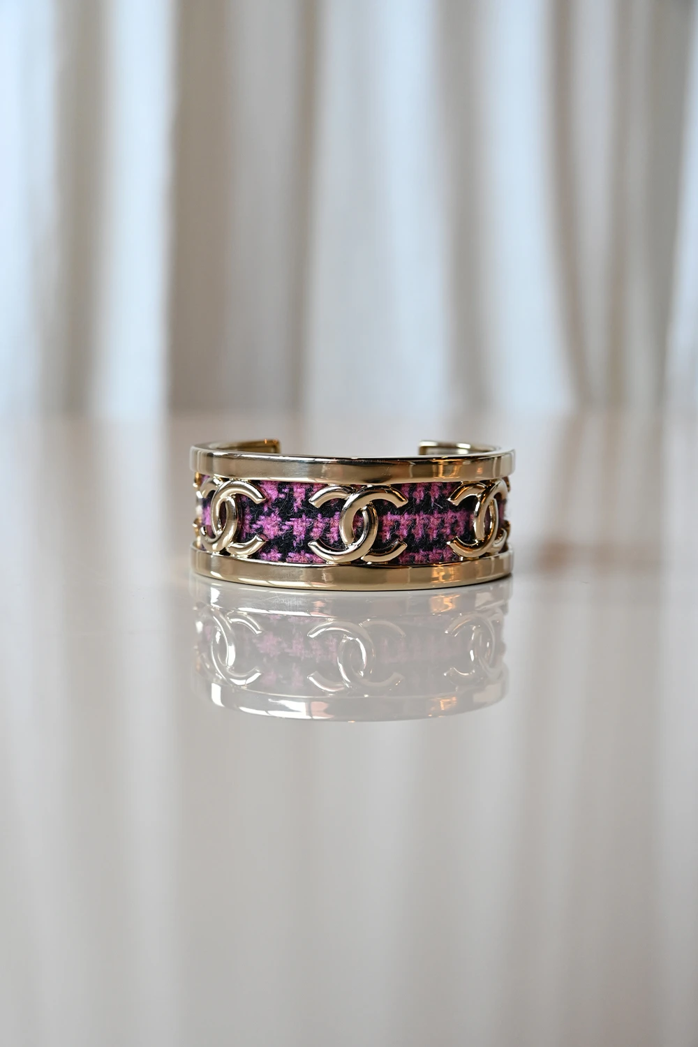 Chanel CC Tweed cuff | B22 K