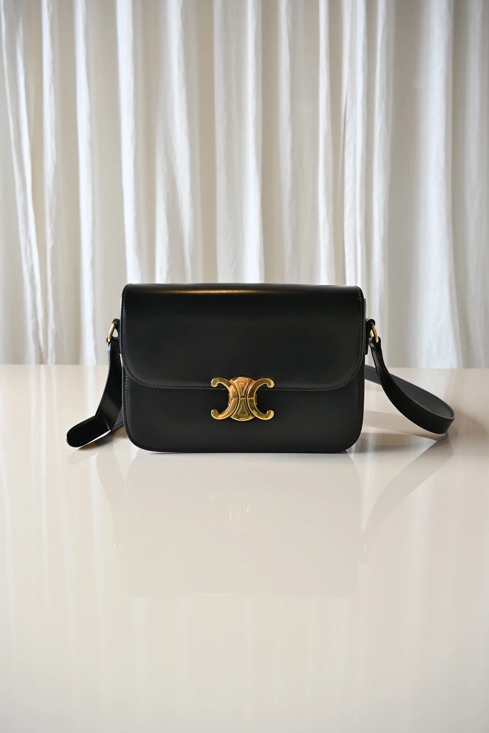 Celine Classique Triomphe bag | black