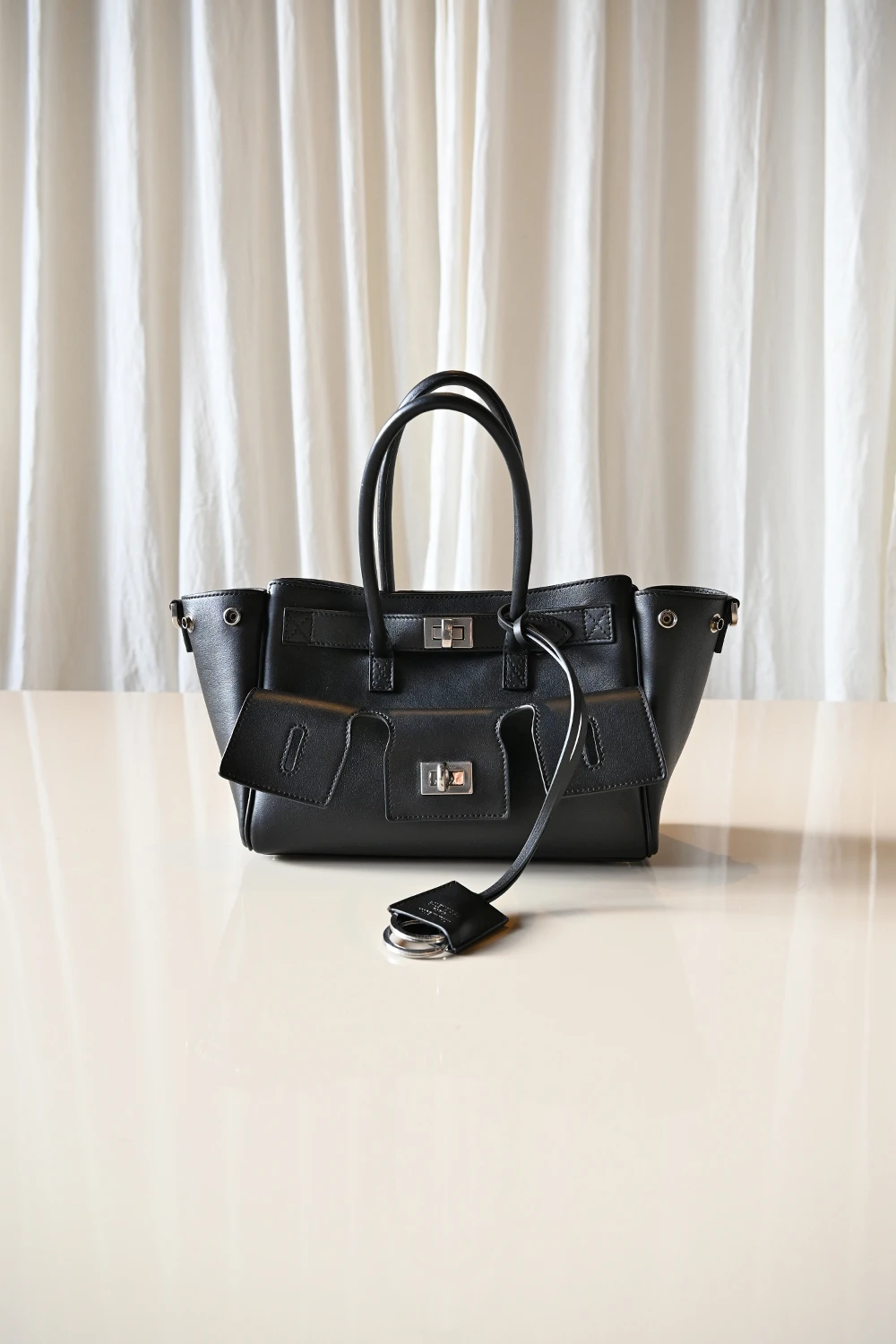 Balenciaga Bel Air Carry All mini | black