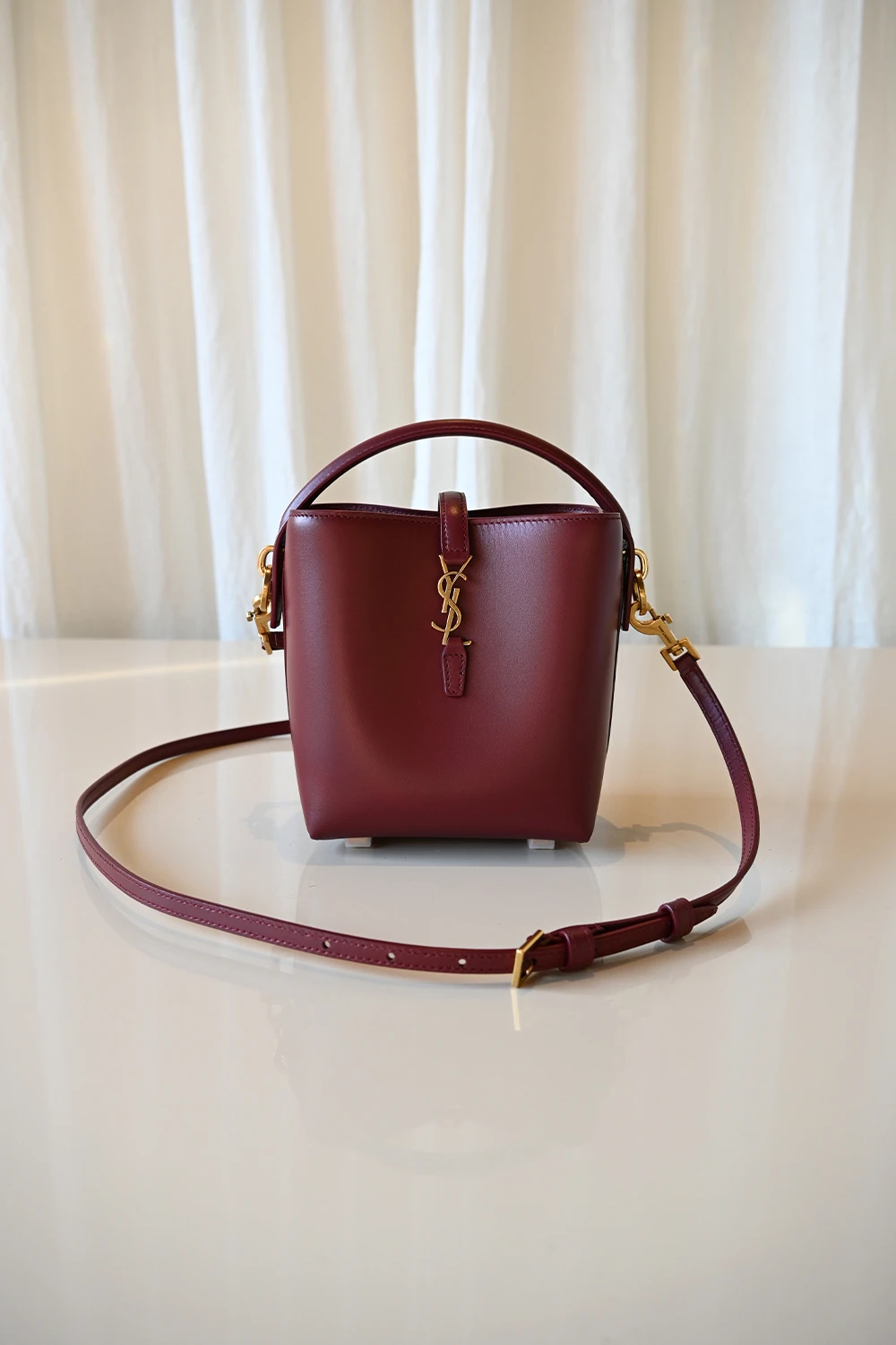 Saint Laurent Le 37 mini bucket | burgundy